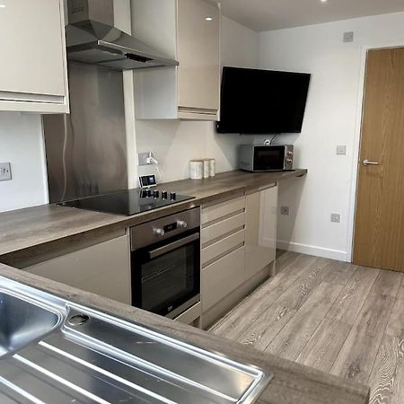 Cosy 1 Bedroom Apartment In Кардиф Екстериор снимка